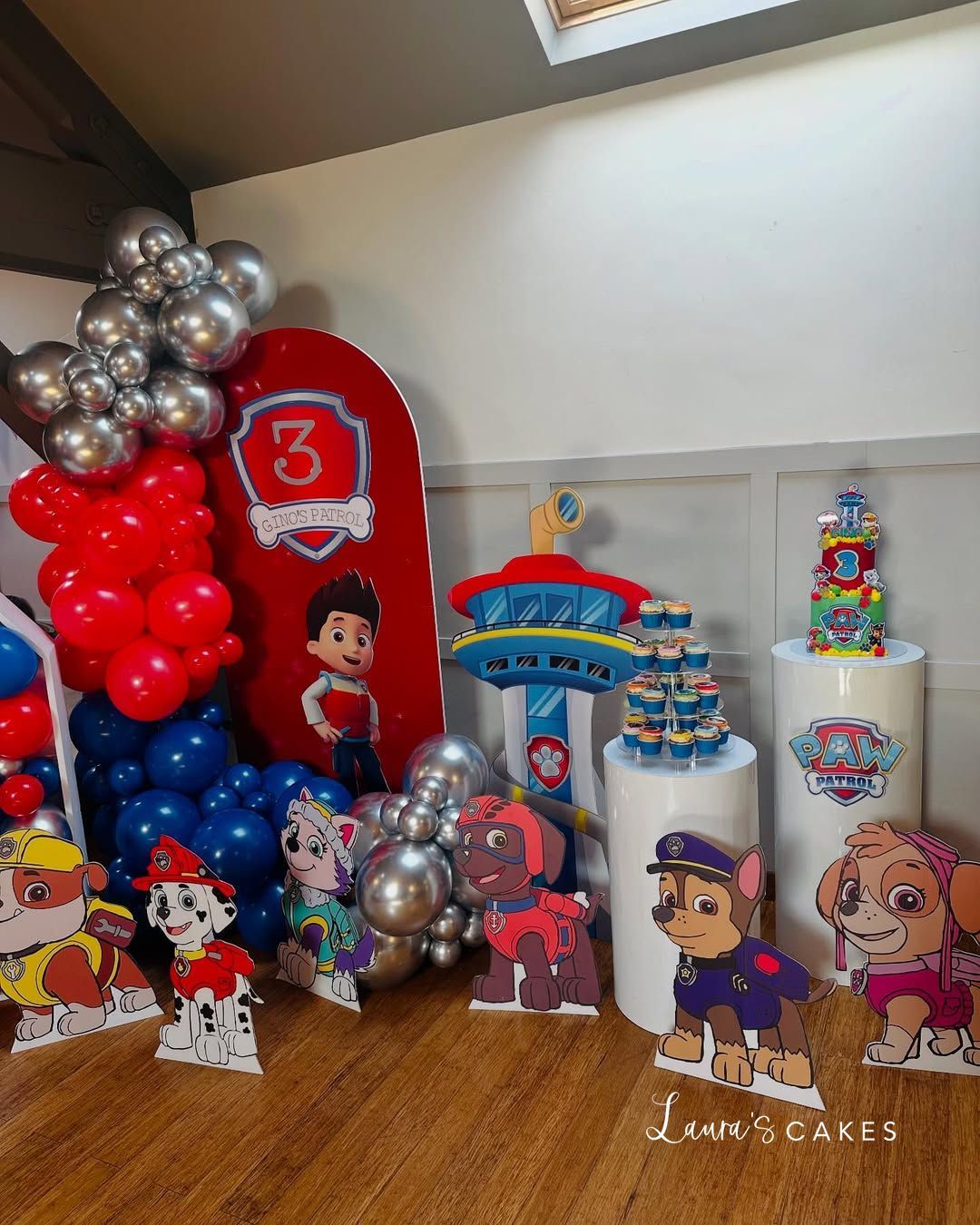 Celebration cake: Paw and friends party supplies